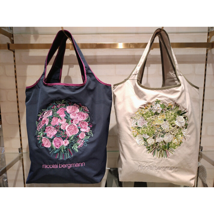 刺しゅうバッグ　各6,050円