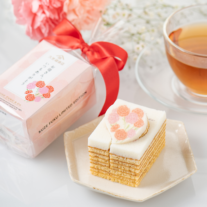 母の日 型抜きバウム カーネーション　594円